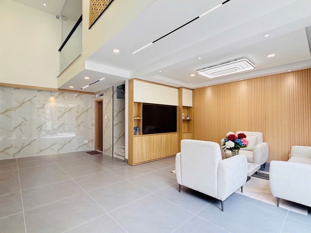 Siêu phẩm Gò Vấp – Nhà 5 tầng, ô tô vào tận nhà, hẻm rộng, gần Làng Hoa – Giá nhỉnh 8 Tỷ